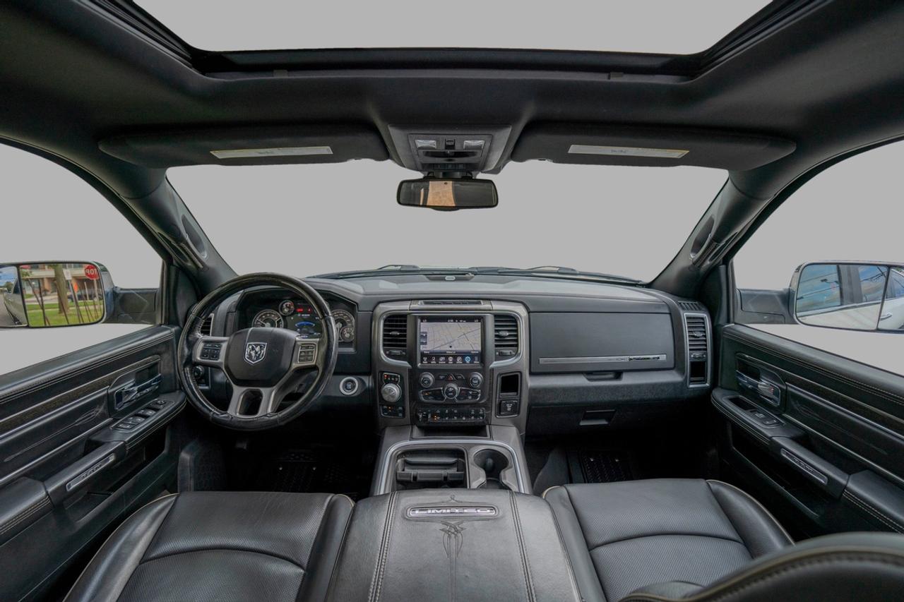 2016 RAM 1500 Laramie Limited - CREW CAB 4X4 Photo