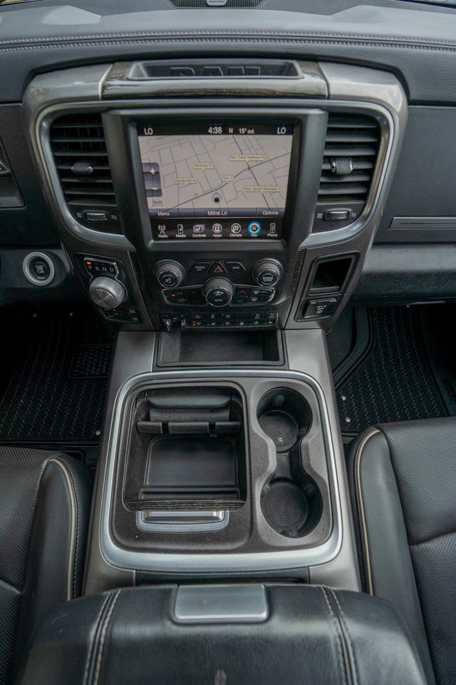2016 RAM 1500 Laramie Limited - CREW CAB 4X4 Photo