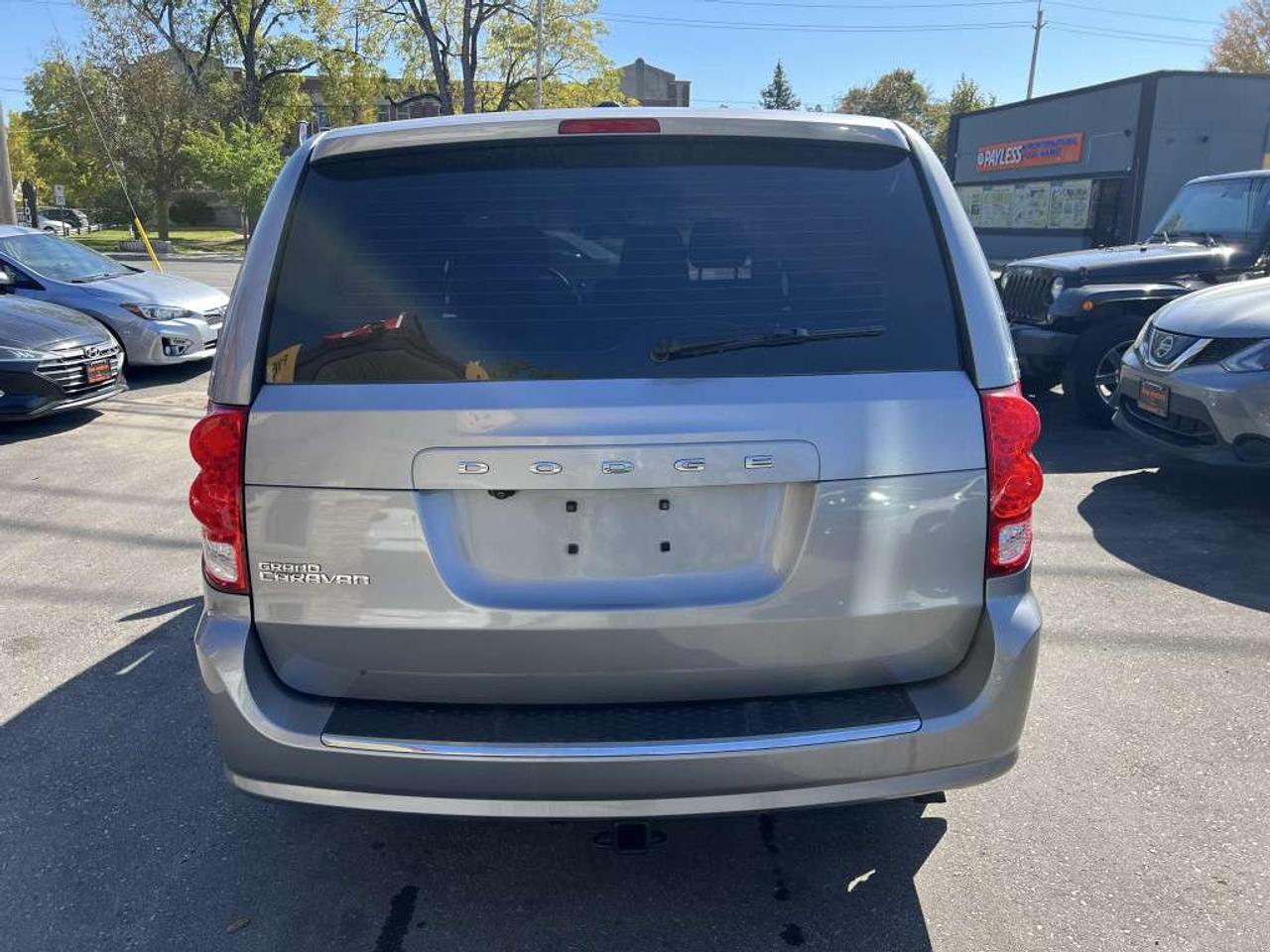 2019 Dodge Grand Caravan SE Photo