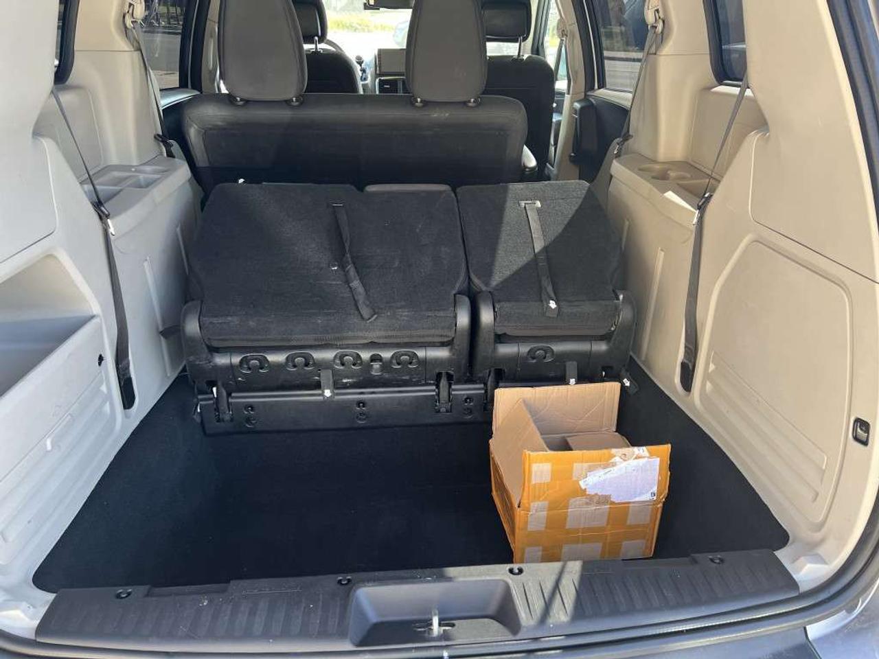 2019 Dodge Grand Caravan SE Photo