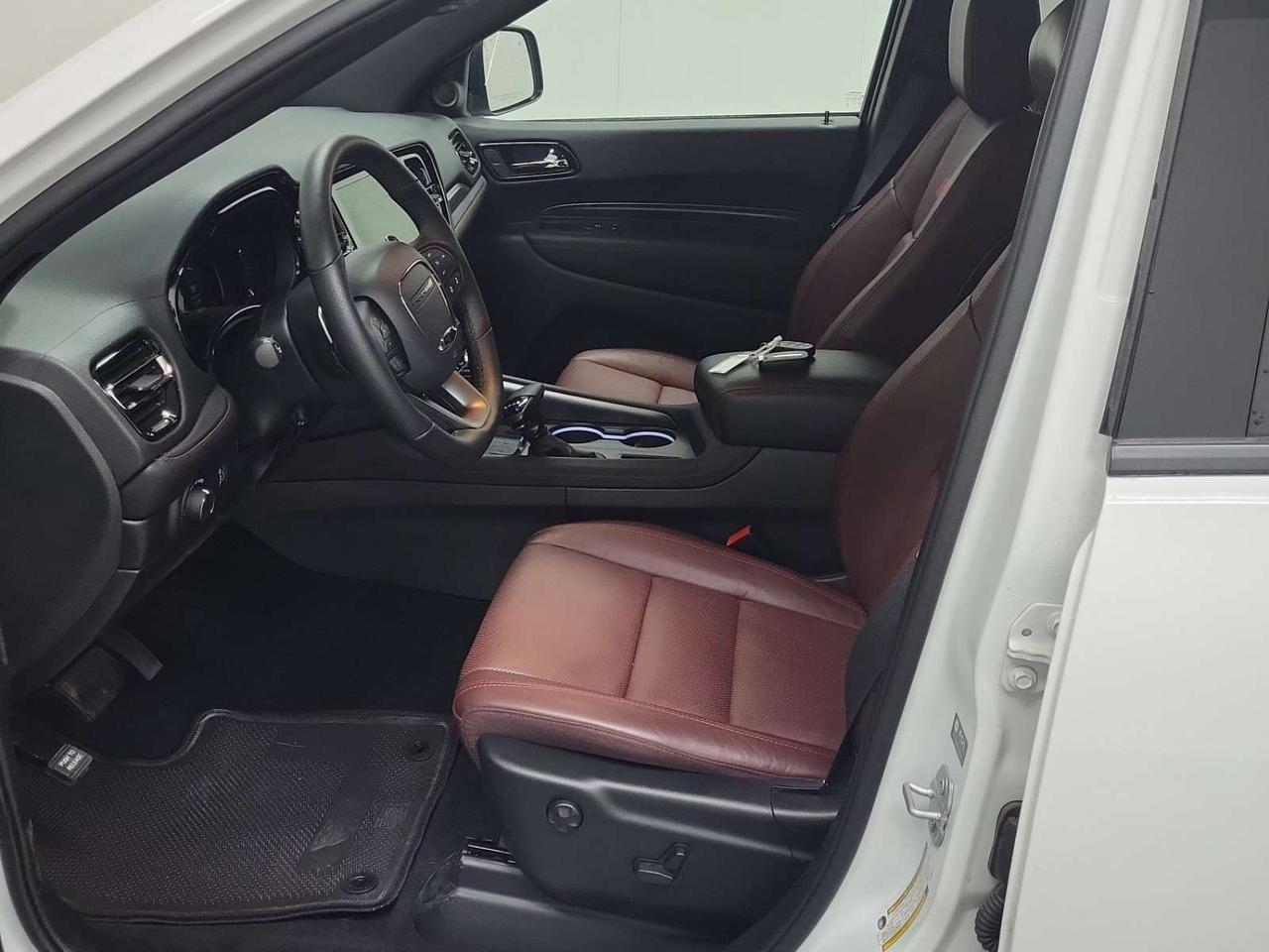 2026 Dodge Durango GT HEMI V8   TOW 'N GO   SUNROOF   HEATED/VENTILATED LEATHER   TRAILER BRAKE   NAVIGATION Photo3