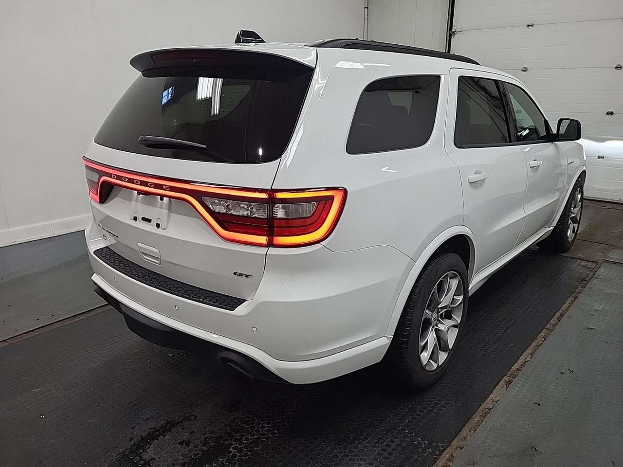 2026 Dodge Durango GT HEMI V8   TOW 'N GO   SUNROOF   HEATED/VENTILATED LEATHER   TRAILER BRAKE   NAVIGATION Photo