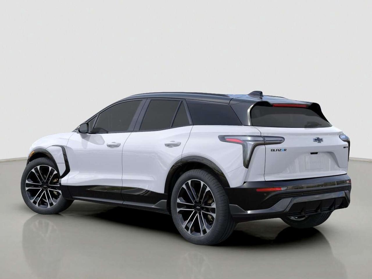 2026 Chevrolet Blazer AWD 4dr SS Photo3