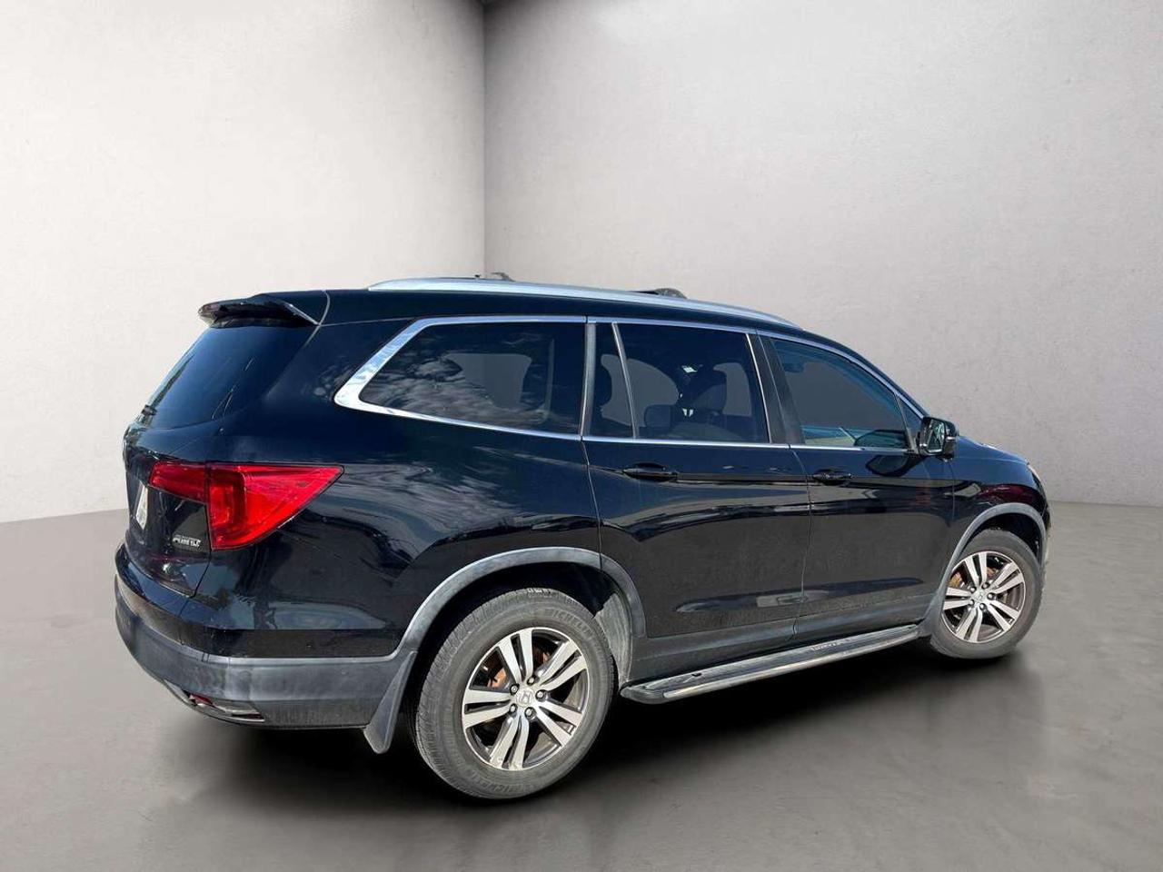 2016 Honda Pilot EX-L AWD Leather Sunroof Photo