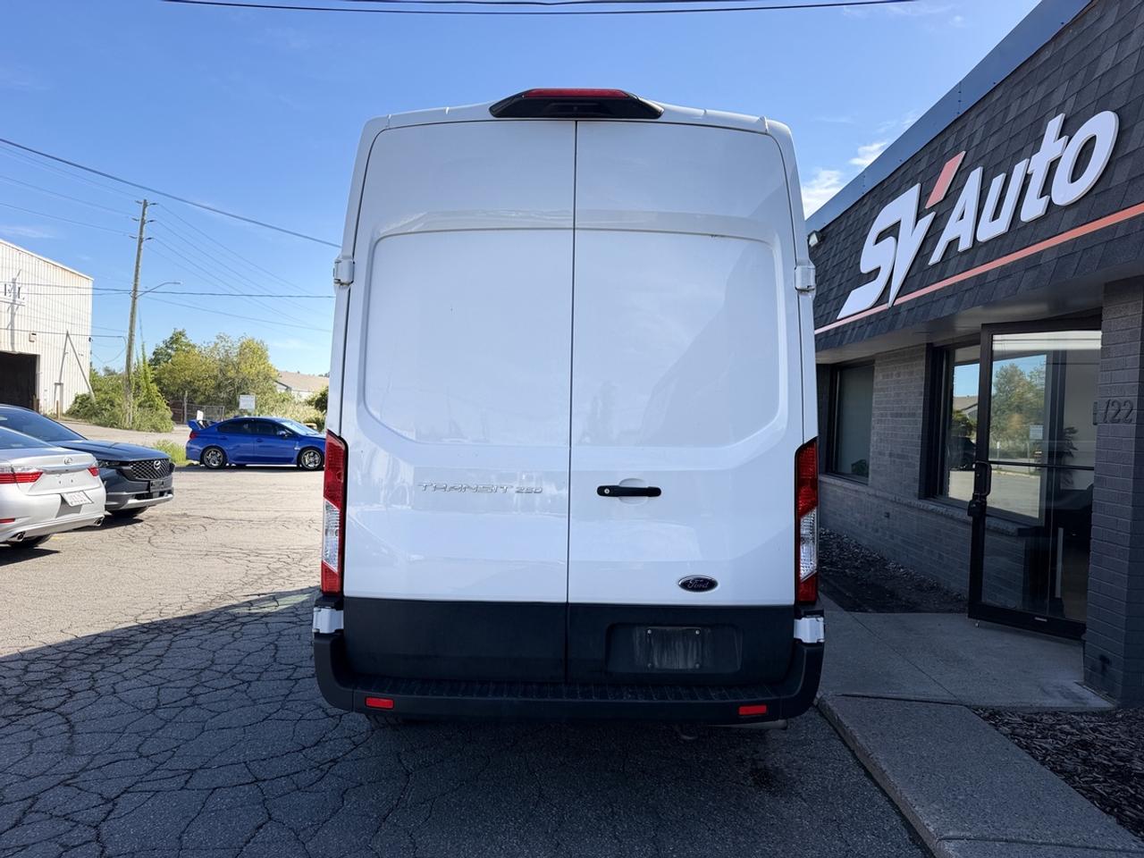 2023 Ford Transit 250  Photo