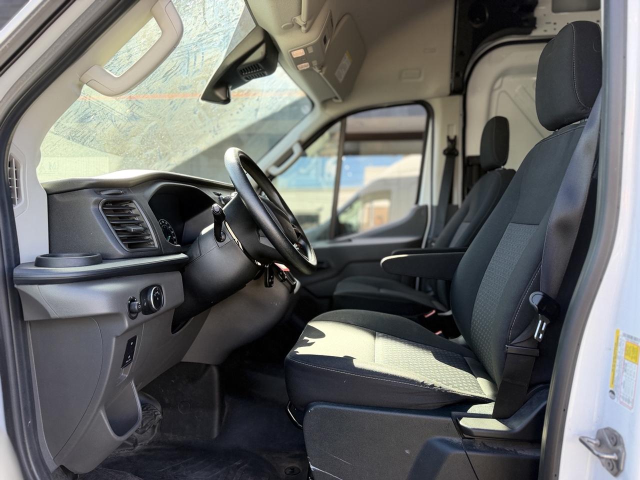2023 Ford Transit 250  Photo