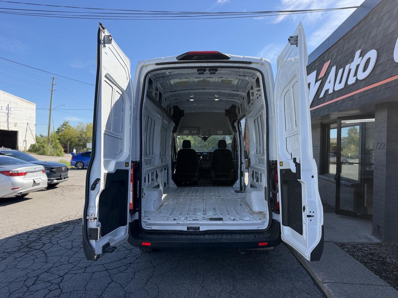 2023 Ford Transit 250  Photo