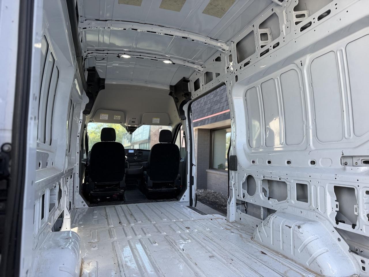 2023 Ford Transit 250  Photo
