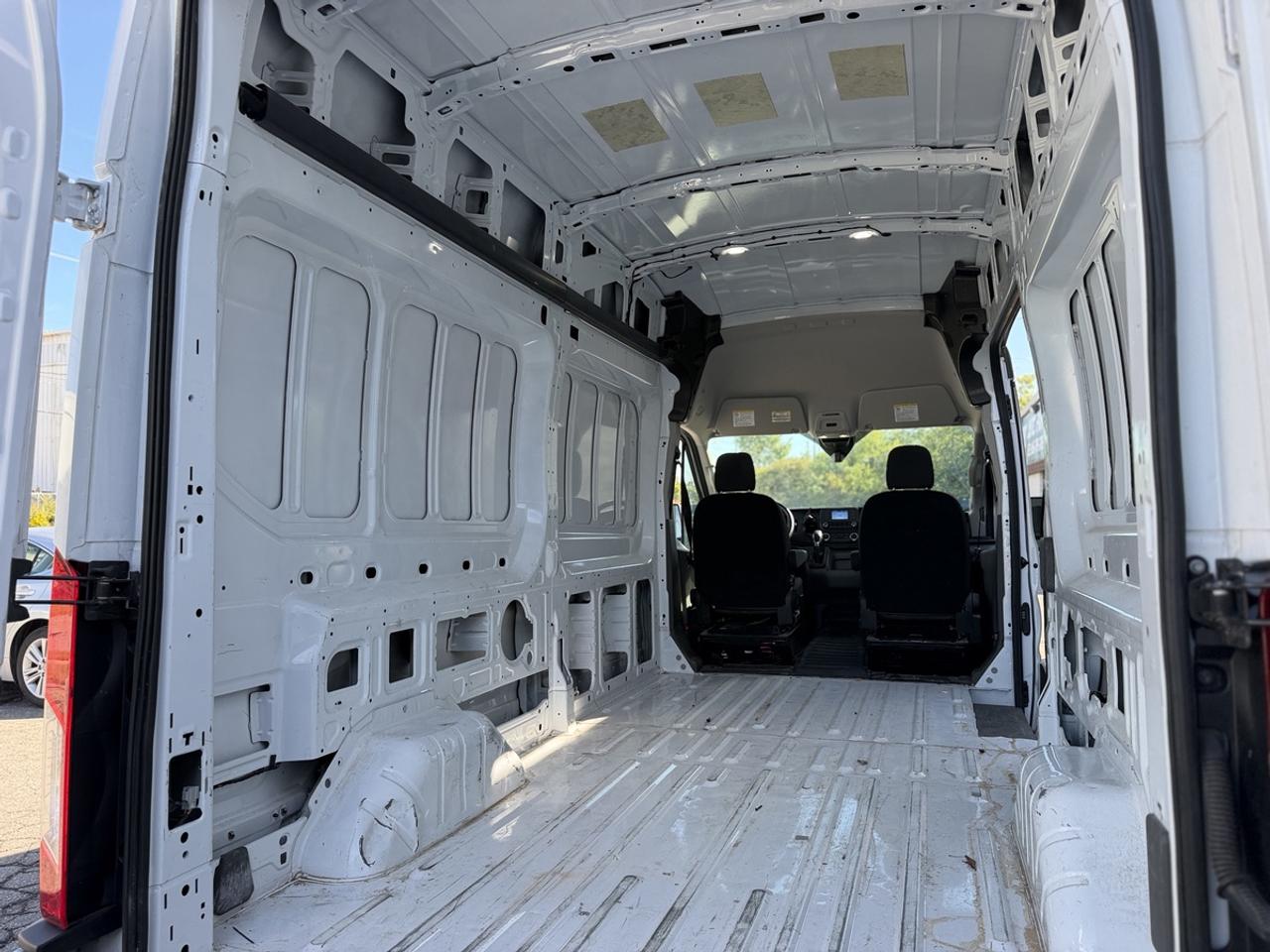2023 Ford Transit 250  Photo