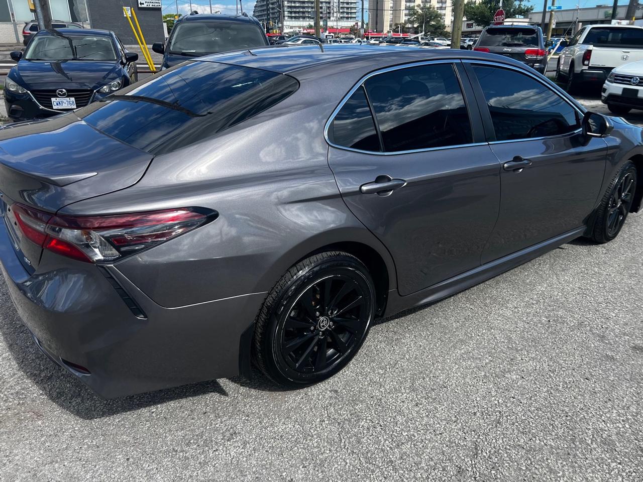 2021 Toyota Camry SE Photo