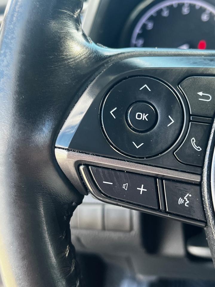 2021 Toyota Camry SE Photo