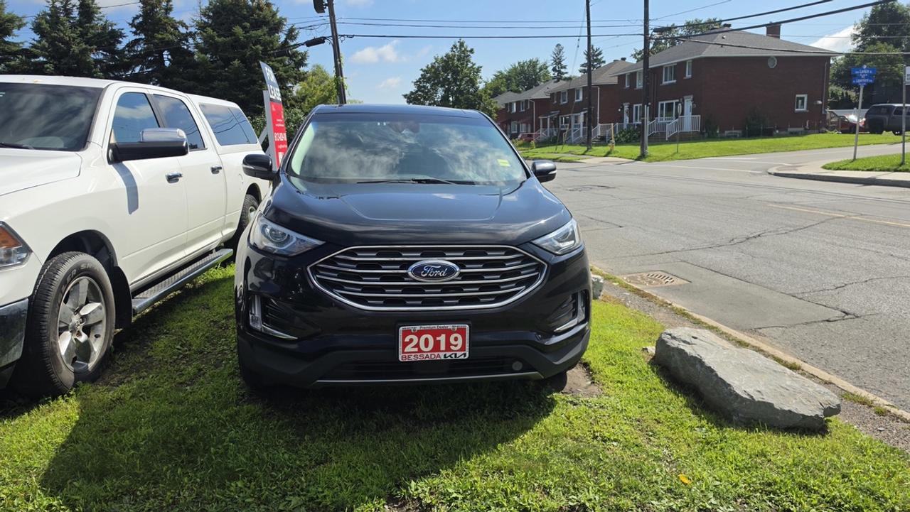 2019 Ford Edge SEL Photo