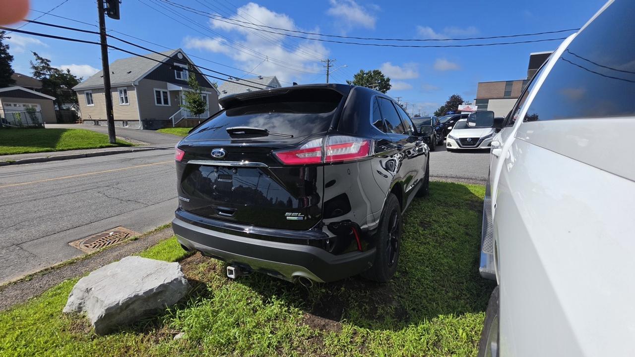 2019 Ford Edge SEL Photo