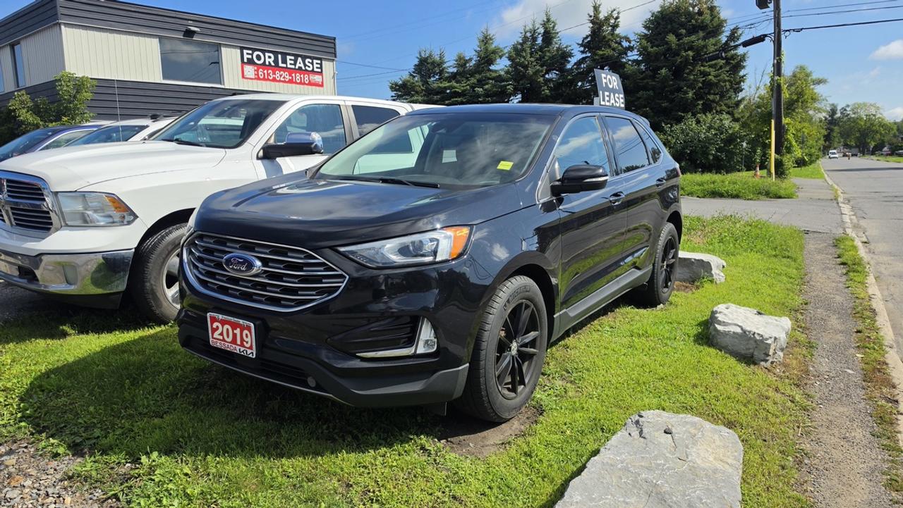 2019 Ford Edge SEL Photo