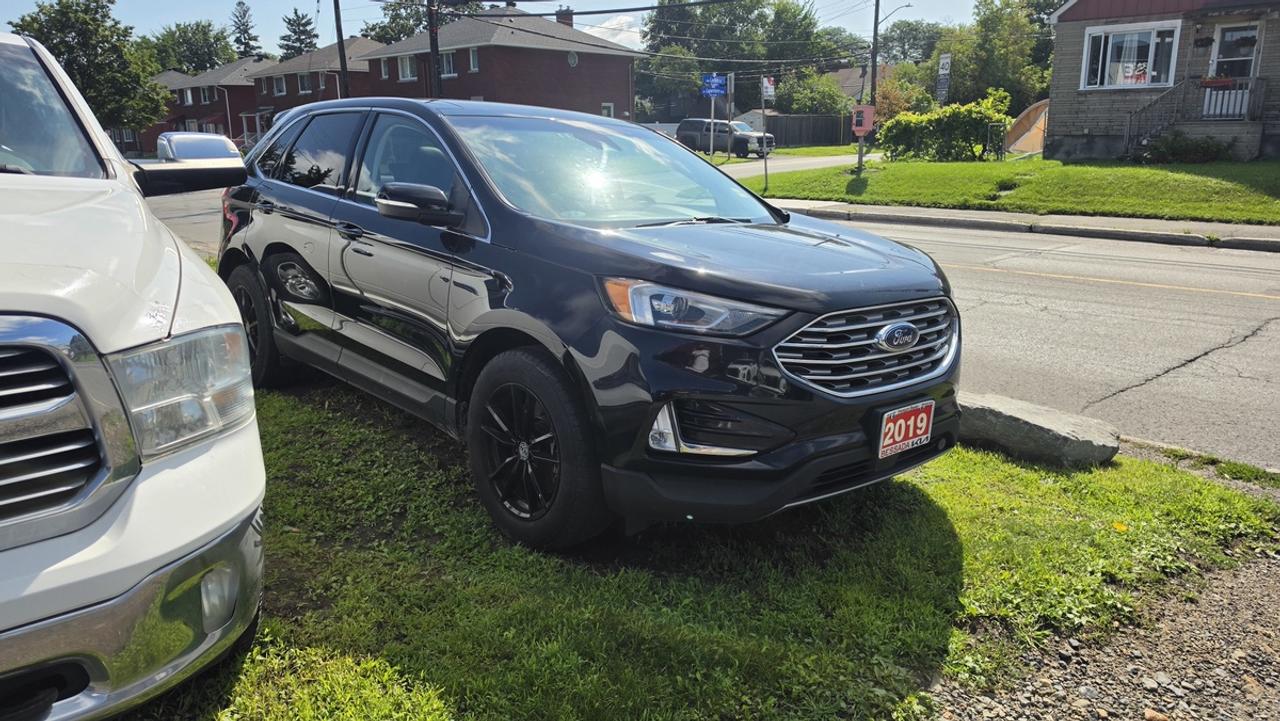 2019 Ford Edge SEL Photo