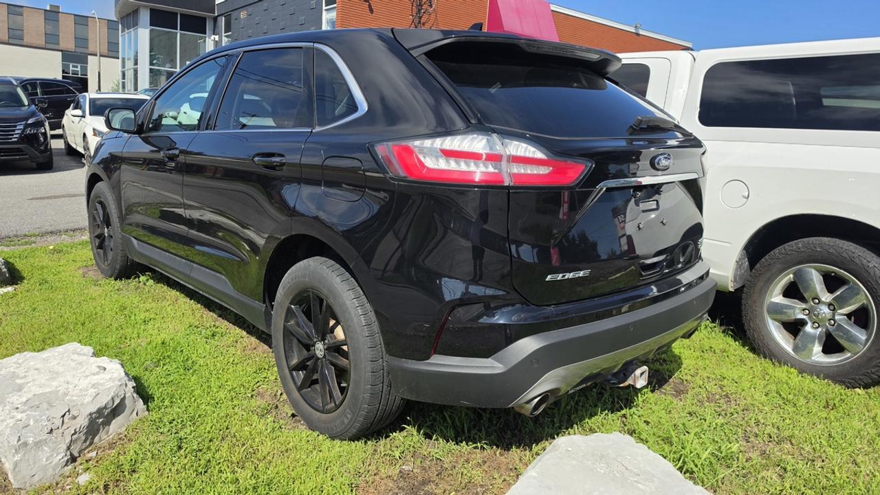 2019 Ford Edge SEL Photo