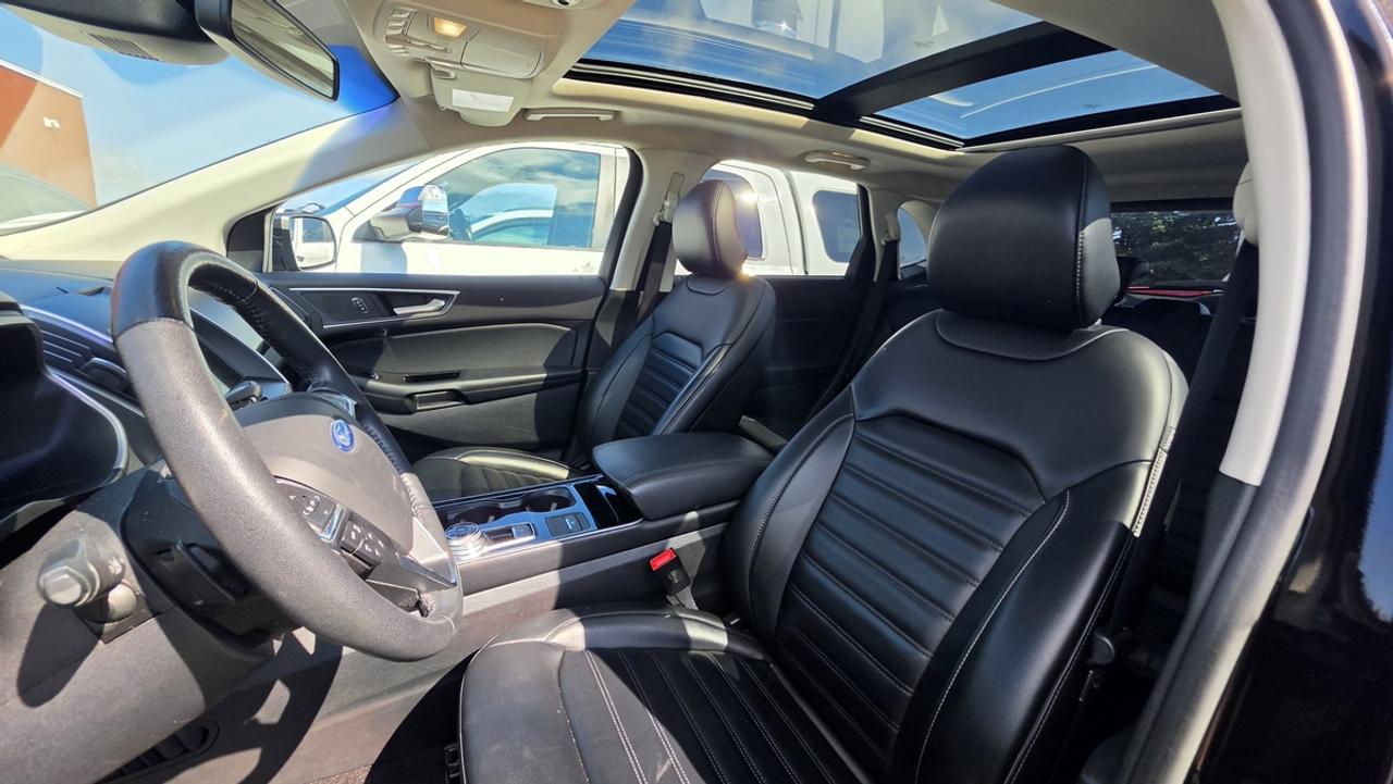 2019 Ford Edge SEL Photo