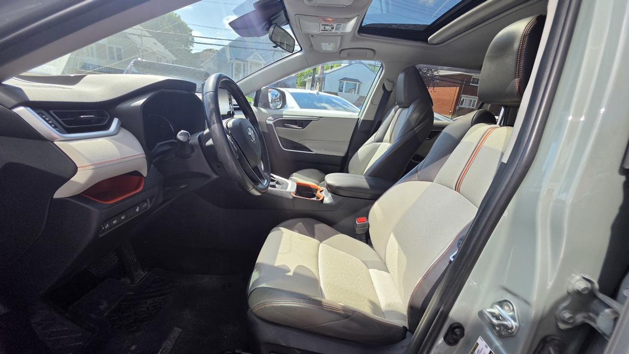 2019 Toyota RAV4 Adventure Photo