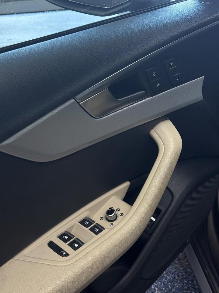 2017 Audi A4 allroad Premium Plus Photo