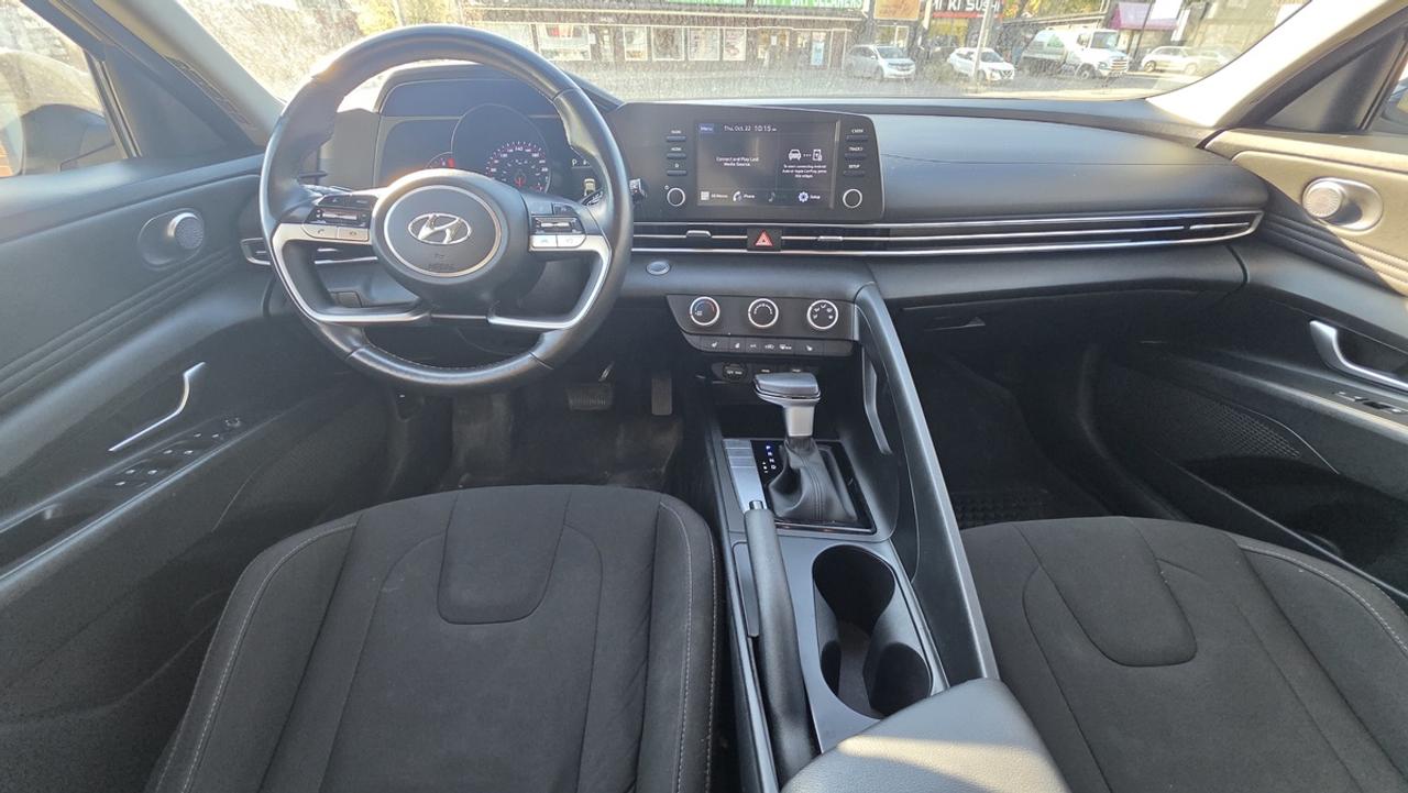 2023 Hyundai Elantra Preferred Photo