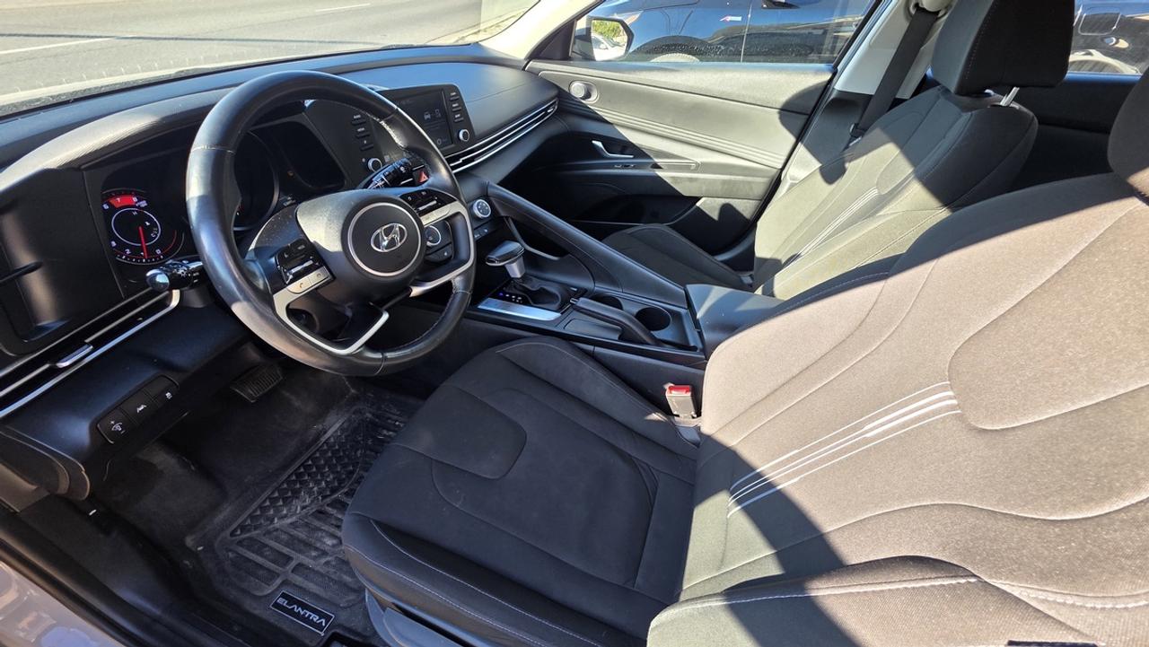 2023 Hyundai Elantra Preferred Photo