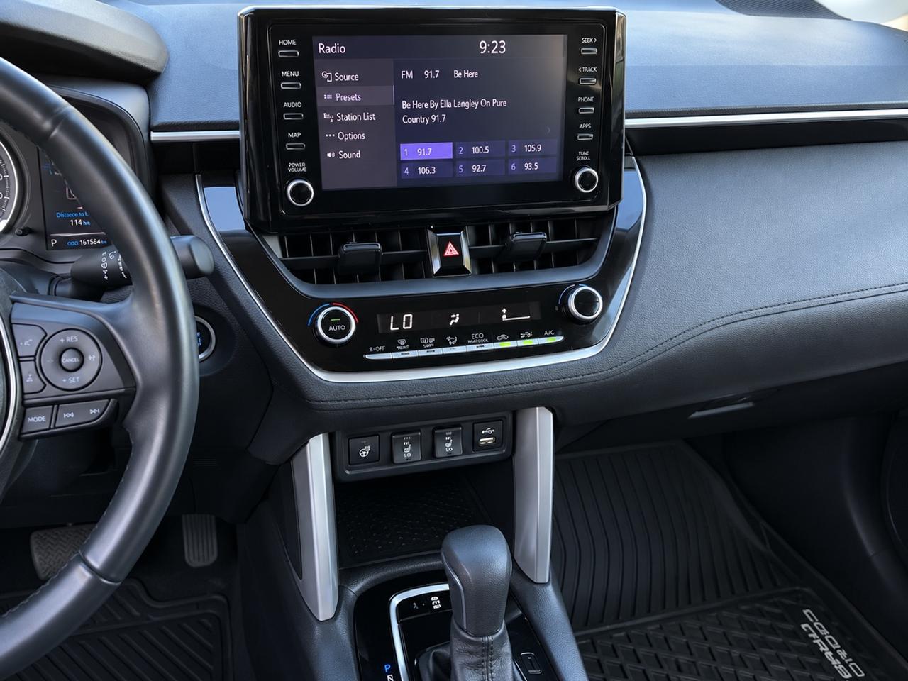 2022 Toyota Corolla Cross LE Photo
