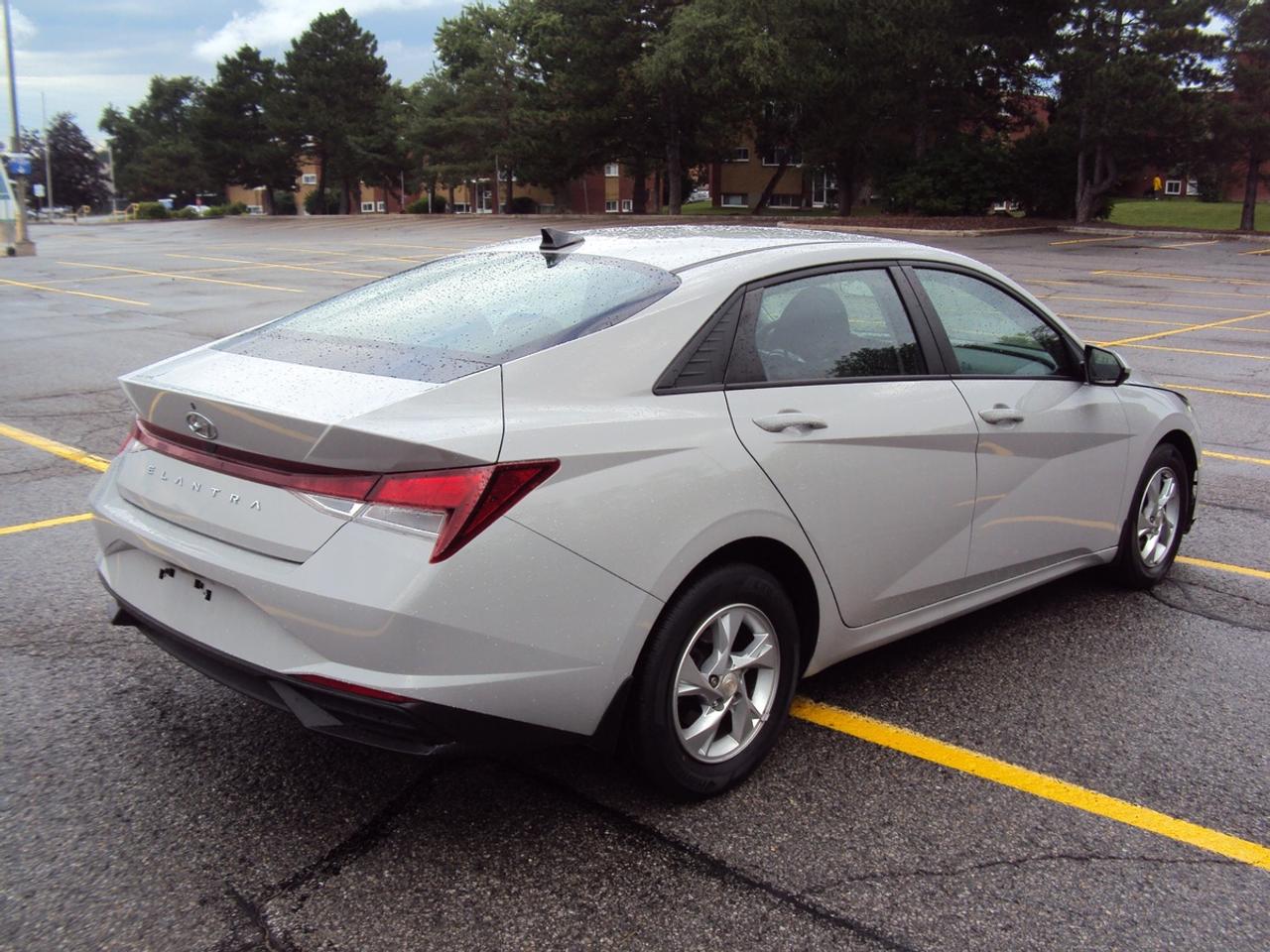 2022 Hyundai Elantra Essential Photo