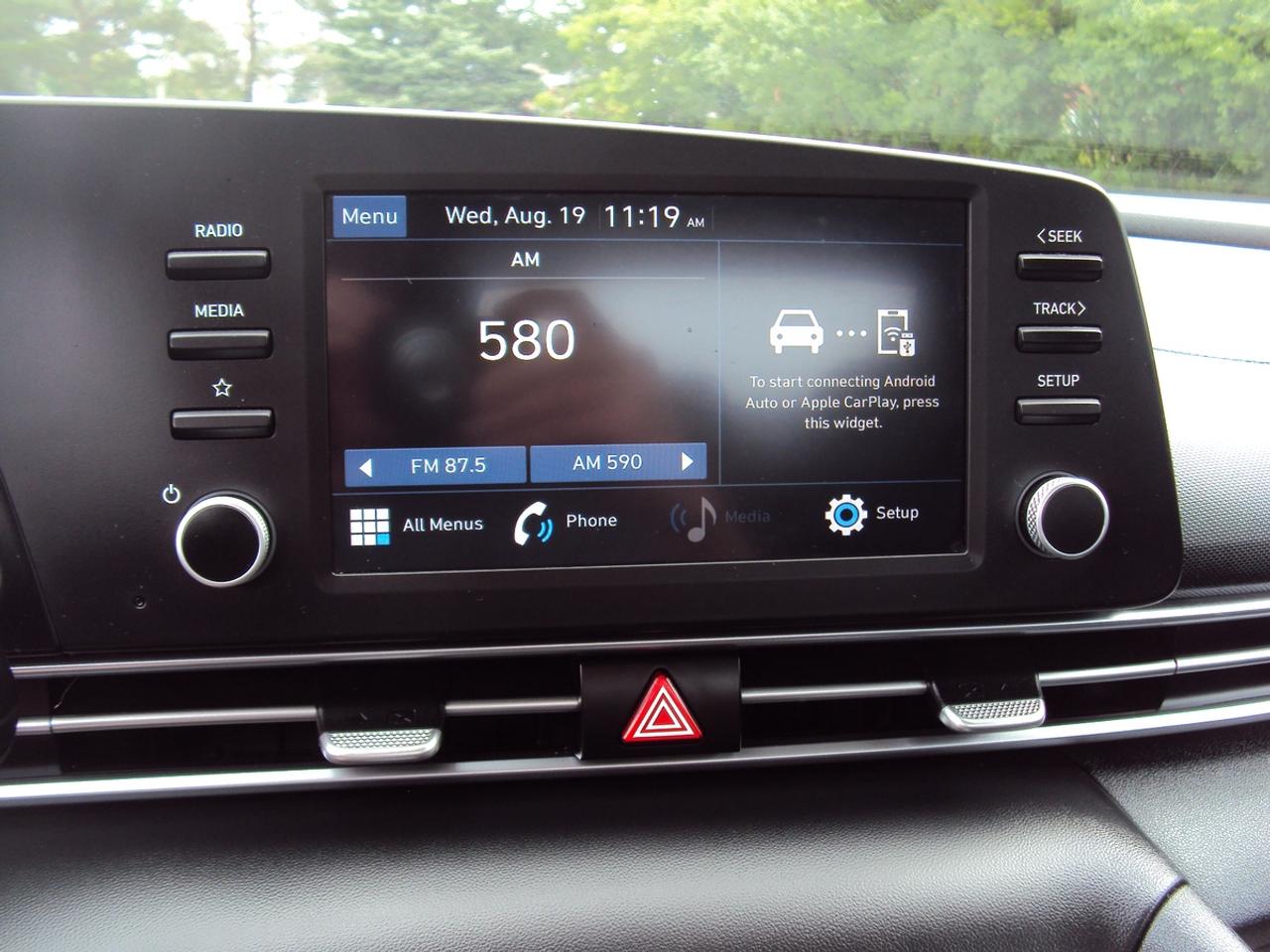 2022 Hyundai Elantra Essential Photo