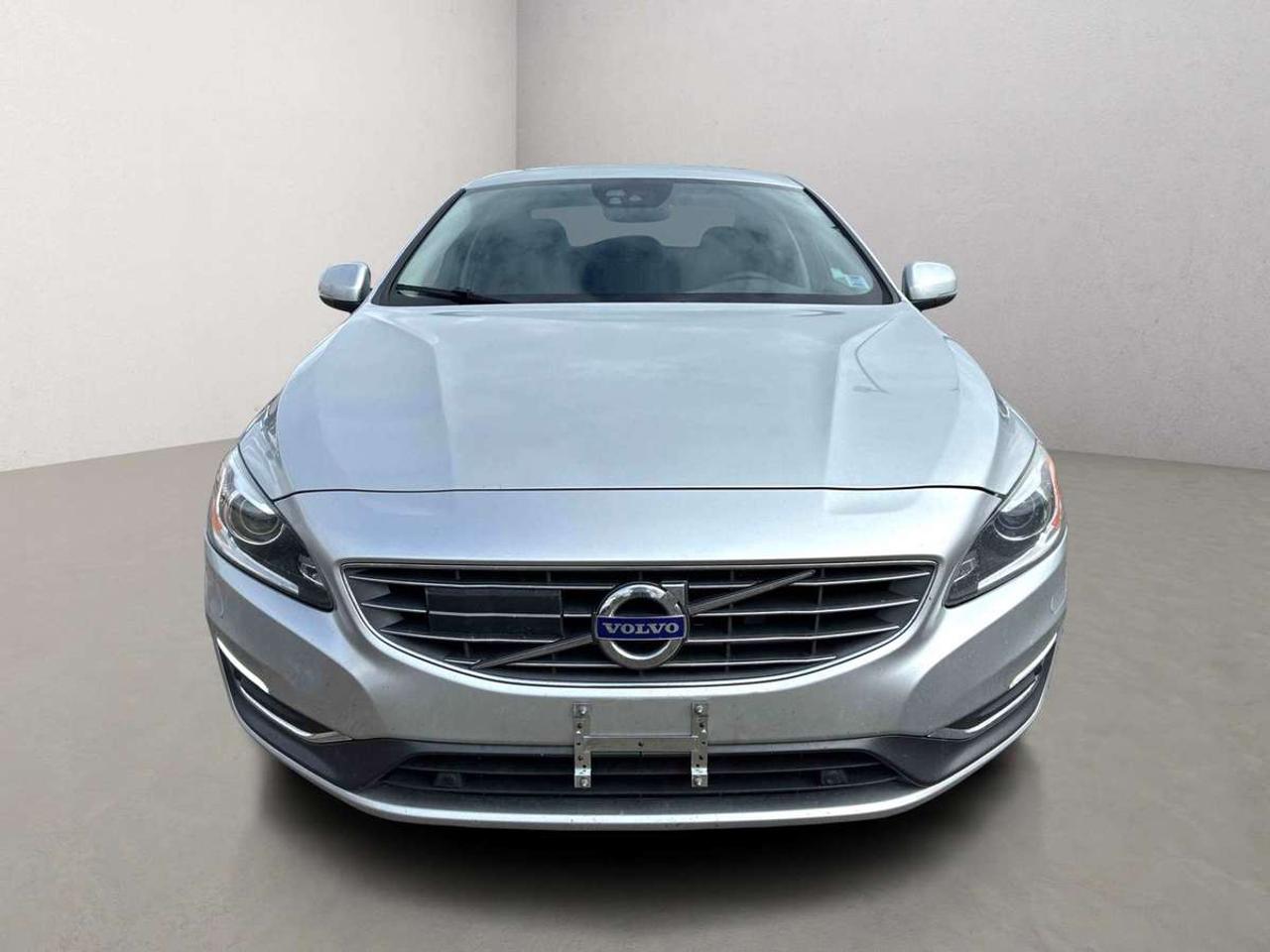 2016 Volvo S60 T5 Drive-E Platinum Inscription Photo