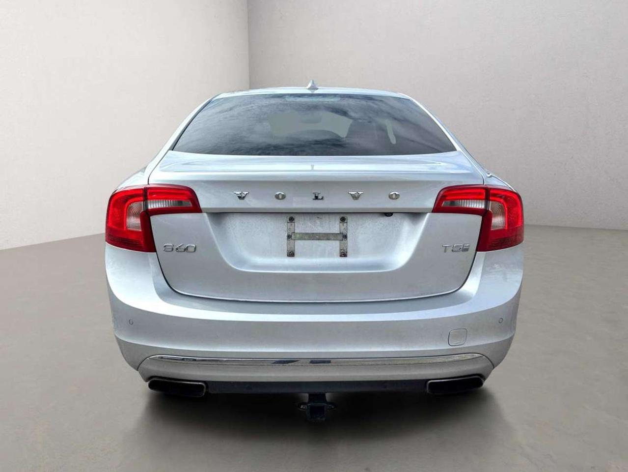 2016 Volvo S60 T5 Drive-E Platinum Inscription Photo3