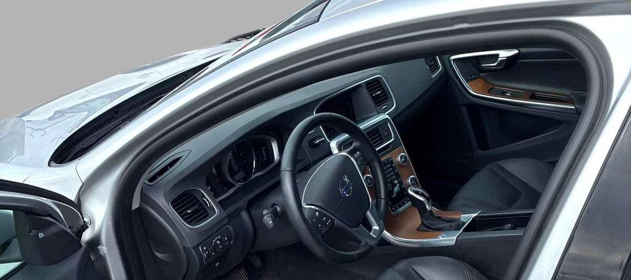 2016 Volvo S60 T5 Drive-E Platinum Inscription Photo