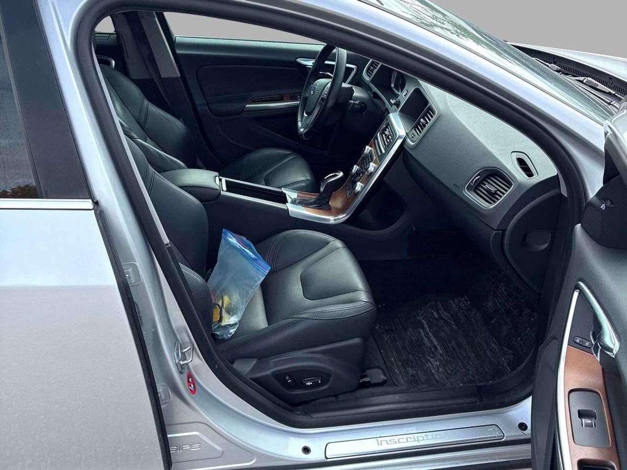 2016 Volvo S60 T5 Drive-E Platinum Inscription Photo