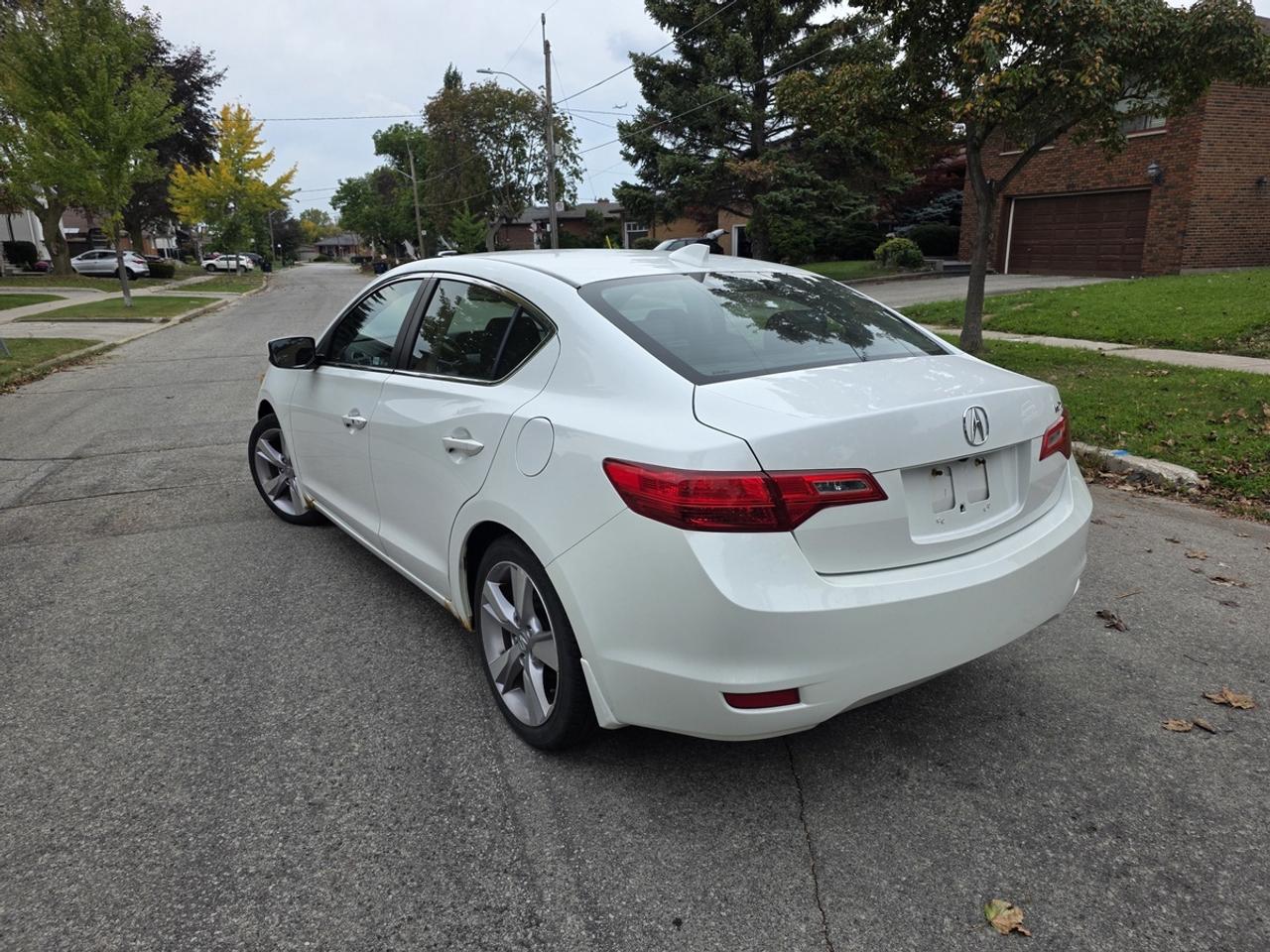 2013 Acura ILX Technology Photo