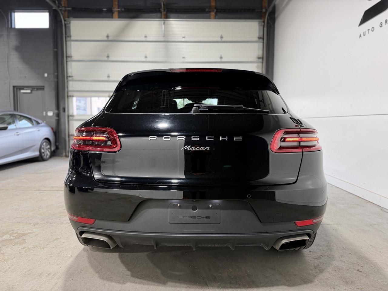 2018 Porsche Macan  Photo