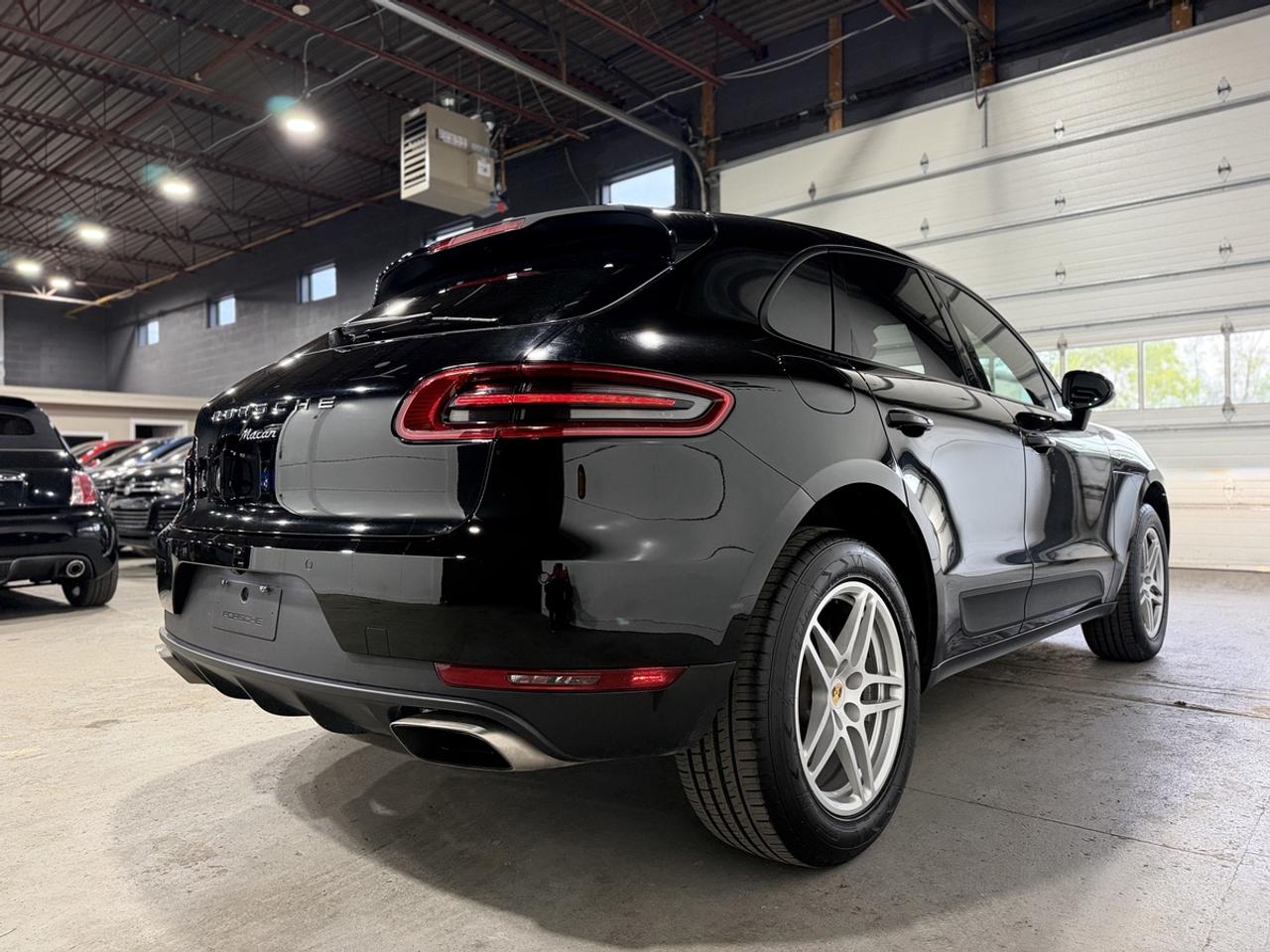 2018 Porsche Macan  Photo