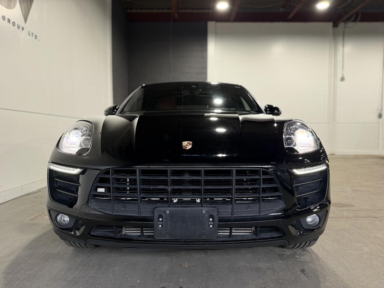 2018 Porsche Macan  Photo