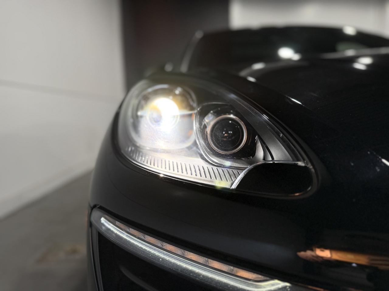 2018 Porsche Macan  Photo