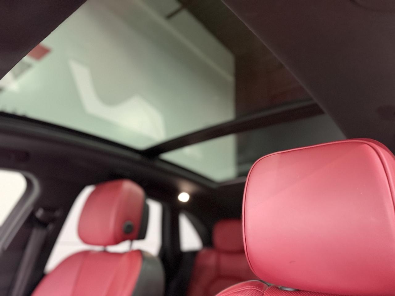 2018 Porsche Macan  Photo