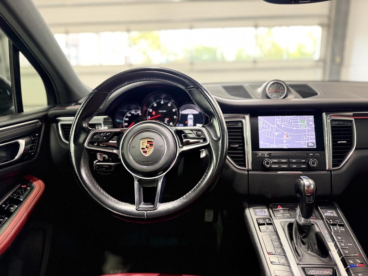 2018 Porsche Macan  Photo