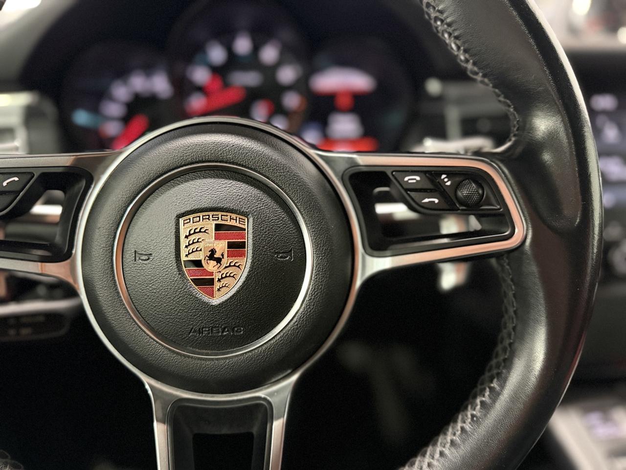 2018 Porsche Macan  Photo