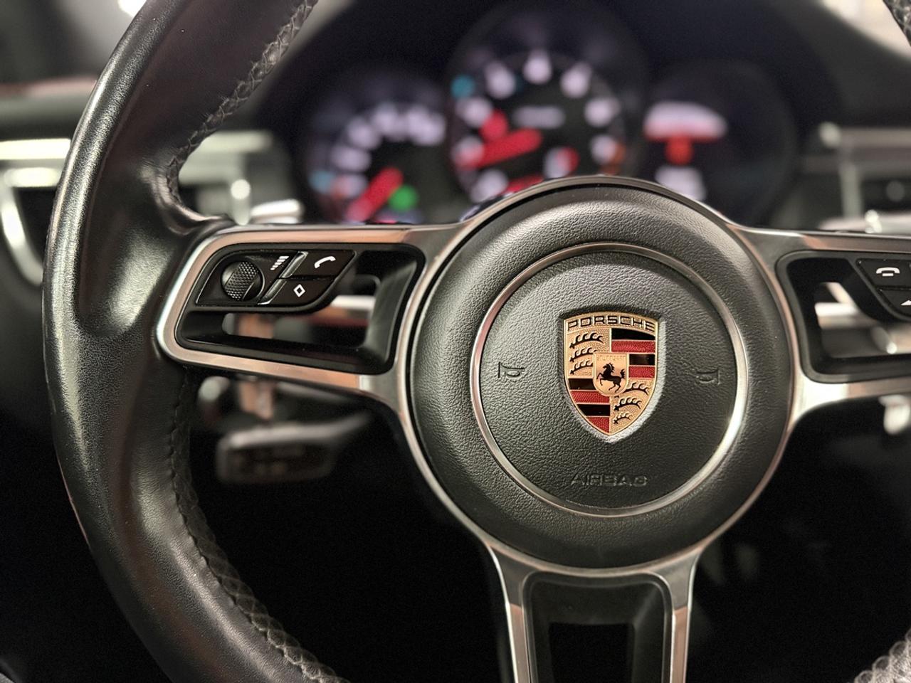 2018 Porsche Macan  Photo