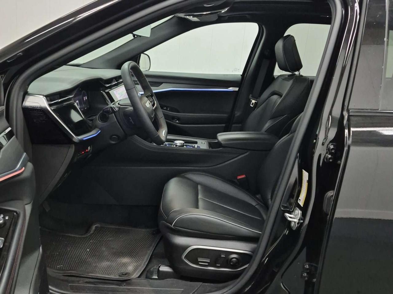 2025 Jeep Wagoneer S PANORAMIC SUNROOF   HEATED/VENTILATED SEATING   MCINTOSH AUDIO   HEAD-UP DISPLAY   360 CAMERA Photo