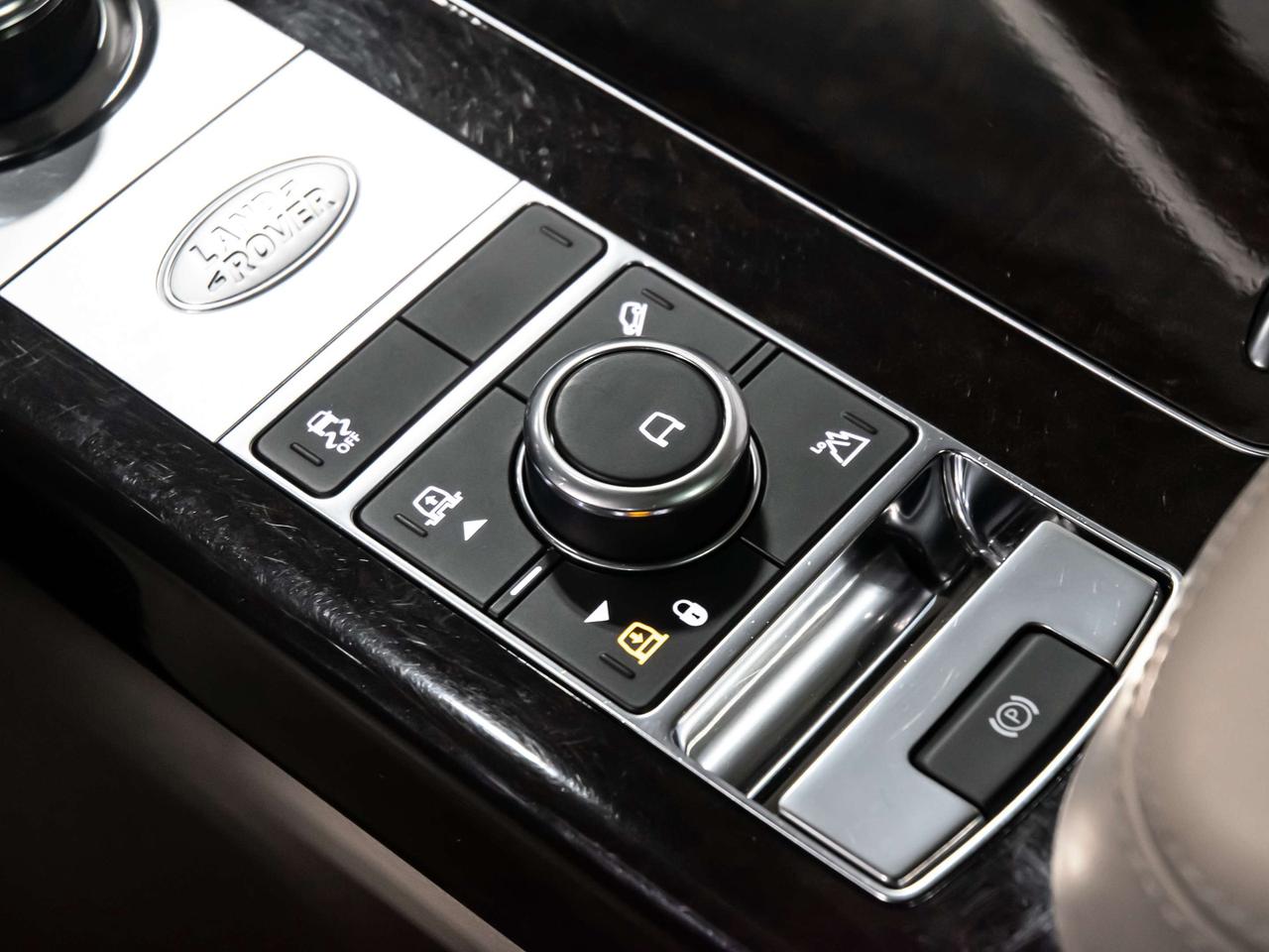 2019 Land Rover Range Rover V8 SUPERCHARGED SWB REAR DVD HEADS UP NAVI Photo