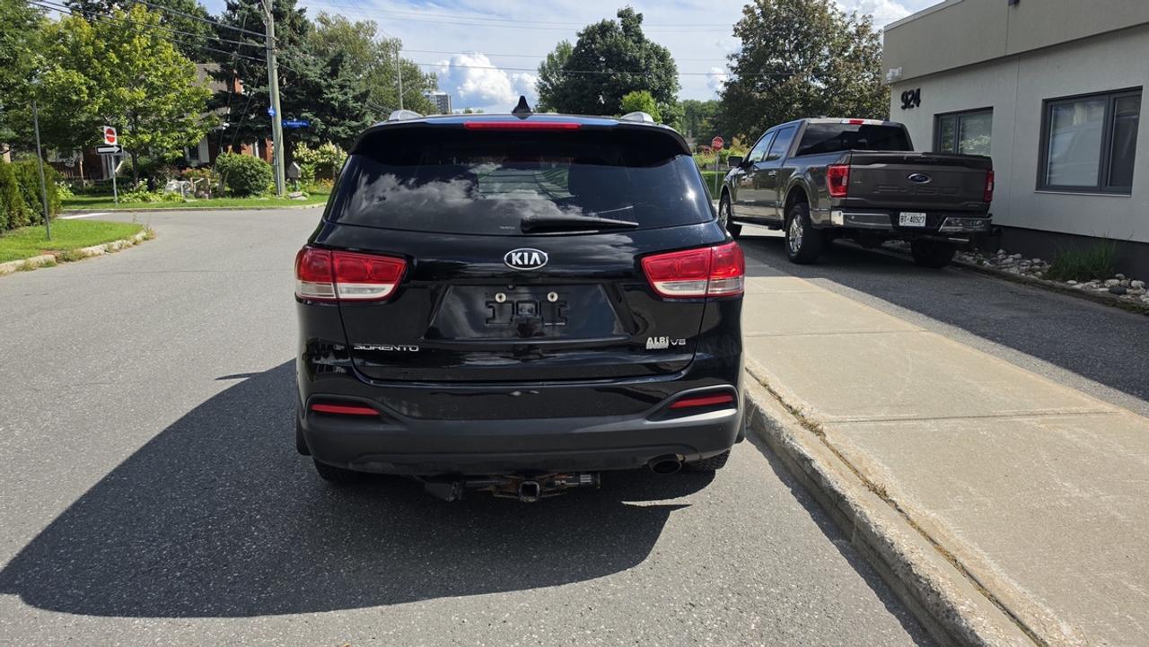 2017 Kia Sorento LX Photo4