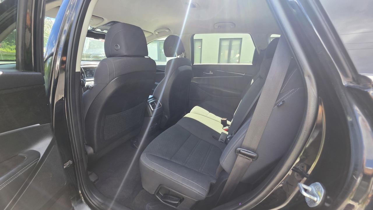 2017 Kia Sorento LX Photo