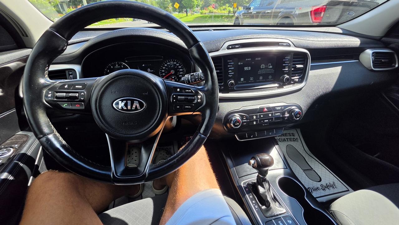 2017 Kia Sorento LX Photo
