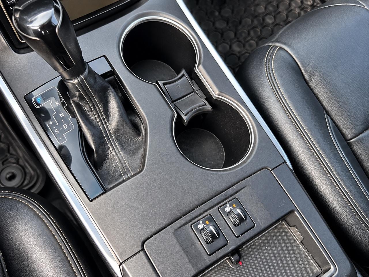 2016 Toyota Camry XLE Photo