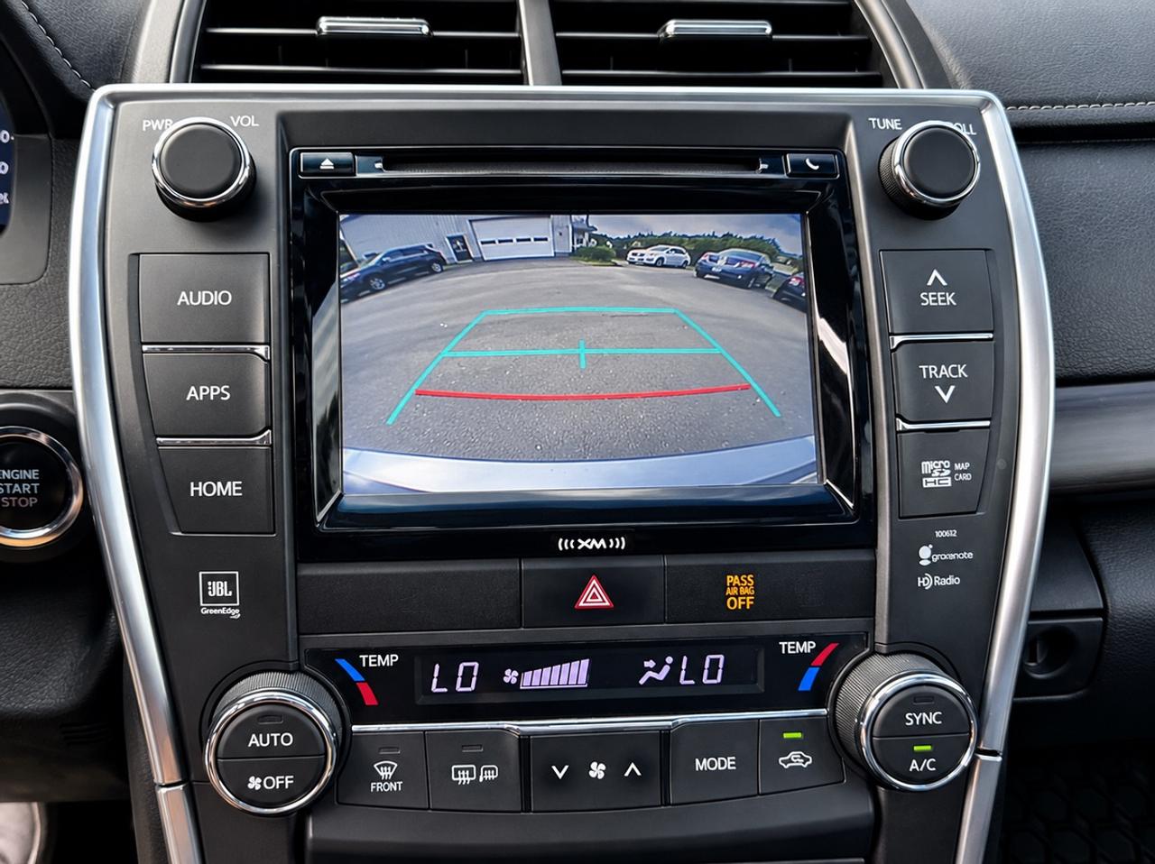 2016 Toyota Camry XLE Photo