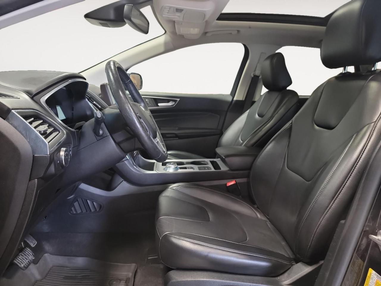 2021 Ford Edge TITANIUM 4DR ALL-WHEEL DRIVE Photo