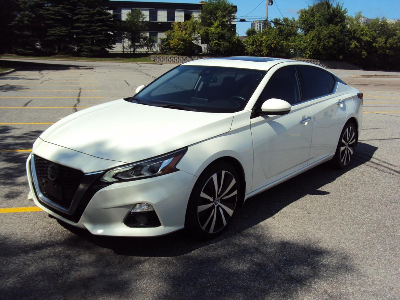 2022 Nissan Altima Platinum Photo